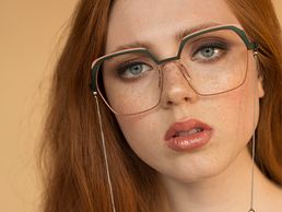 www.carolineabram.com